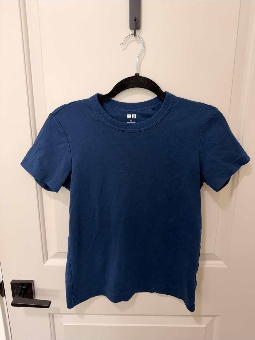 Uniqlo Women's Navy Short-Sleeve Crew Neck Tee